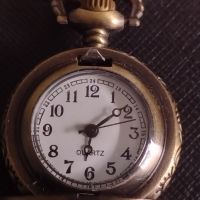 Мини джобен часовник красива орнаментика перфектно състояние 44911, снимка 1 - Джобни - 45382276