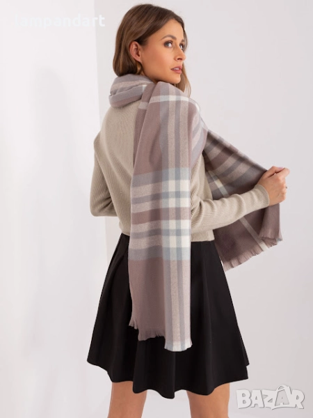 Шал Burberry в бледо розов/лилав/сив, снимка 1