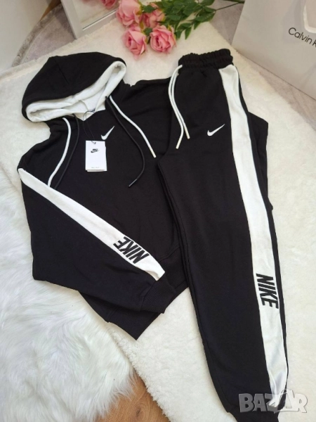 дамски екип nike, снимка 1
