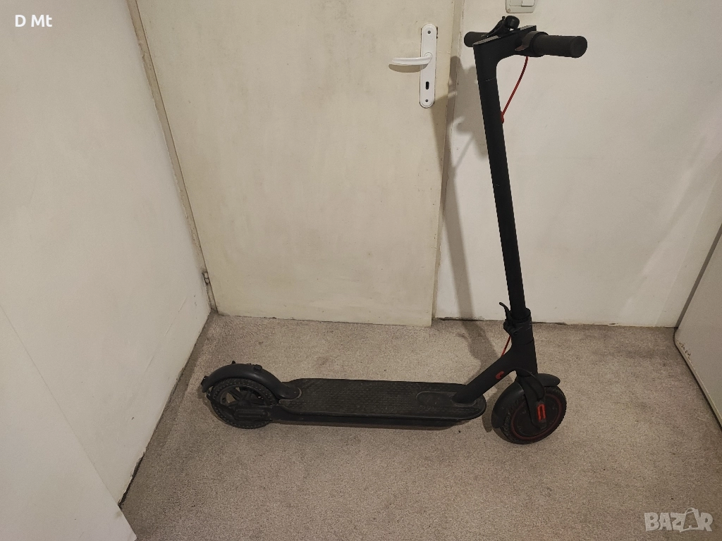 Xiaomi Mi Electric Scooter Pro, снимка 1