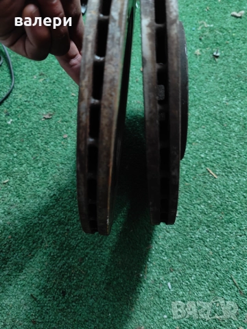 предни спирачни дискове Ауди a3 8l , 1999 перфектни, снимка 3 - Части - 52671203