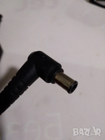 Оригинално зарядно за лаптоп SONY , снимка 4 - Кабели и адаптери - 52433909