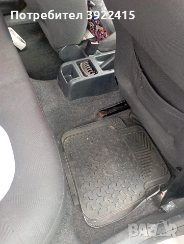 Продавам Шкода Фабия 1,4 газ, бензин,2003 година,напълно обслужена., снимка 3 - Автомобили и джипове - 53825938