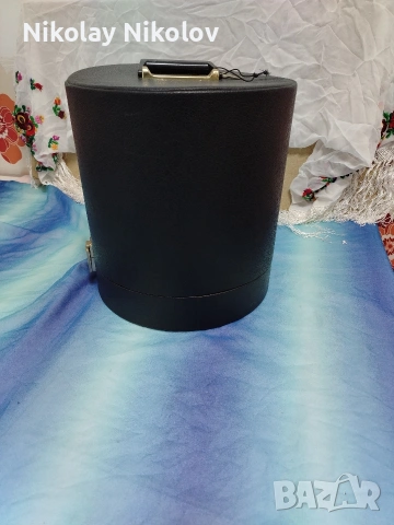 винтидж куфар за шапки, снимка 3 - Шапки - 54016508