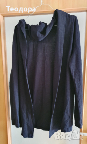 Черна дълга жилетка с качулка р.164, снимка 3 - Детски пуловери и жилетки - 45006917