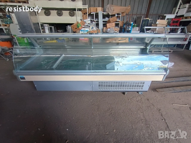 Щандова хладилна витрина 250см, снимка 4 - Витрини - 54130332