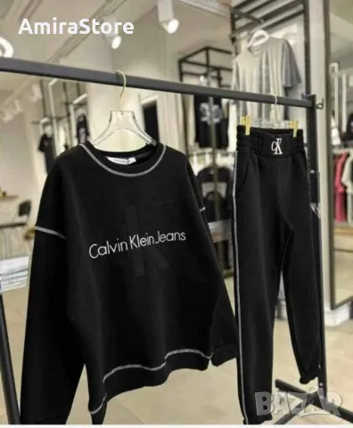 Дамски спортен екип CALVIN KLEIN, снимка 1 - Спортни екипи - 47038948