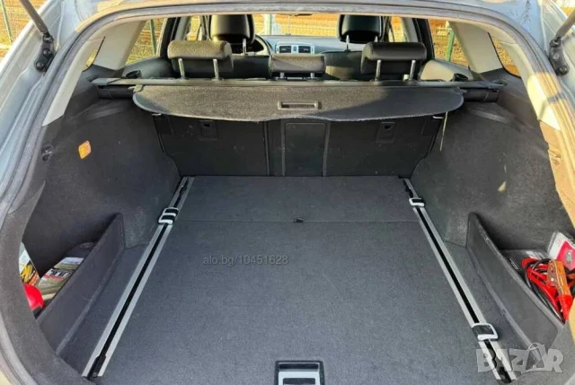 Щора за багажник Toyota Avensis T27 комби 2009-2018