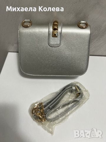 Малка чанта, снимка 2 - Чанти - 45652377
