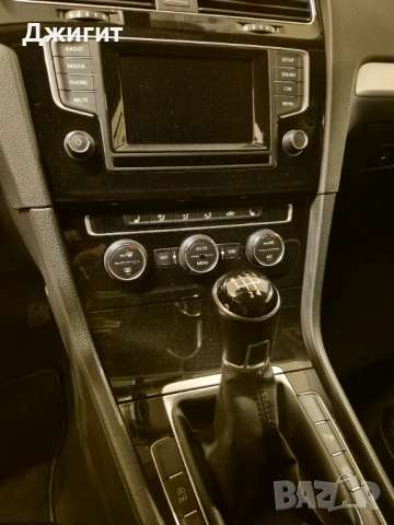VW Golf 7 CUP Edition 1.6 TDI 110к.с Евро 6, снимка 17 - Автомобили и джипове - 53293872