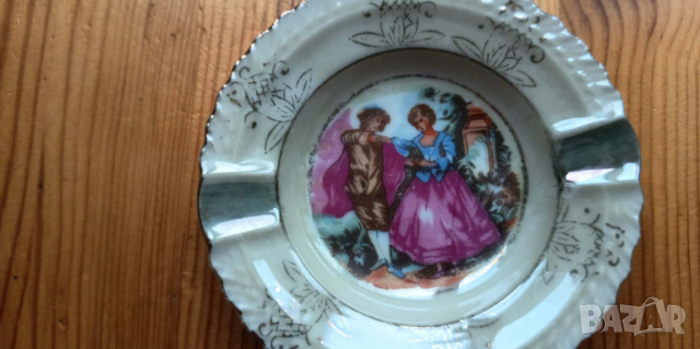 Винтидж порцеланов пепелник диаметър 8,5 см