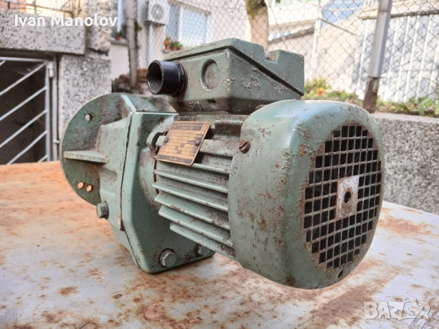 Немски мотор-редуктор, снимка 4 - Електродвигатели - 52071494