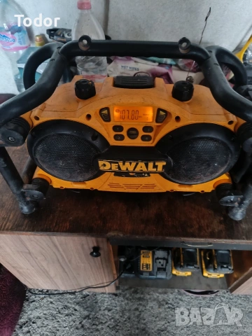 Радио DeWalt 