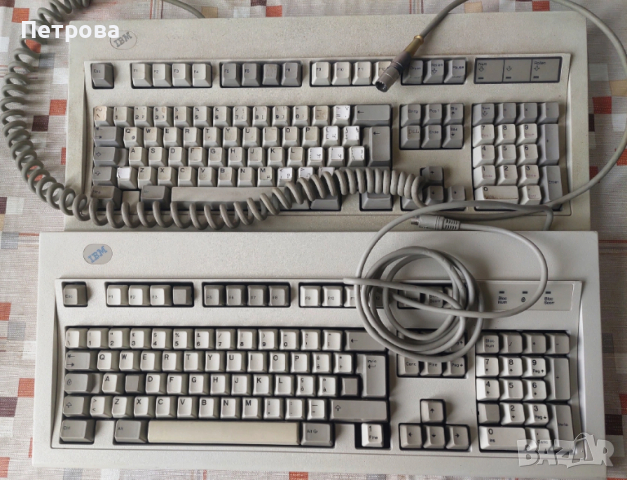 Две клавиатури IBM