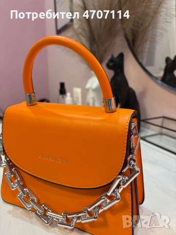 Малка дамска чанта, снимка 2 - Чанти - 53749723