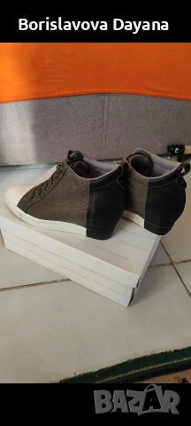 Дамски обувки Calvin Klein jeans , снимка 2 - Кецове - 54229573