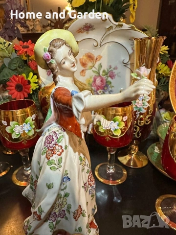 👗 Sitzendorf Germany circa 1921–1927 – „Тиролката“ порцеланова фигура 24 см, снимка 4 - Колекции - 54026234