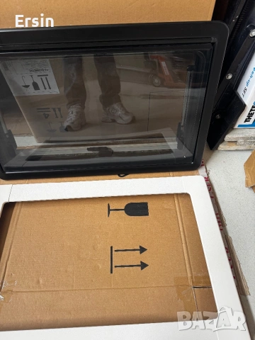 Прозорец отваряем Dometic с щора и комарник (Свален от чисто нов Кемпер) , снимка 3 - Къмпинг мебели - 53595656