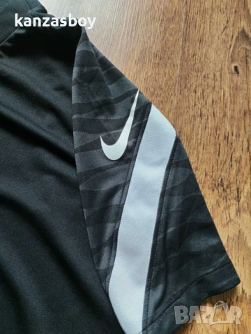 Nike Dri-FIT - страхотна юношеска тениска 147-158см., снимка 4 - Детски тениски и потници - 50449538