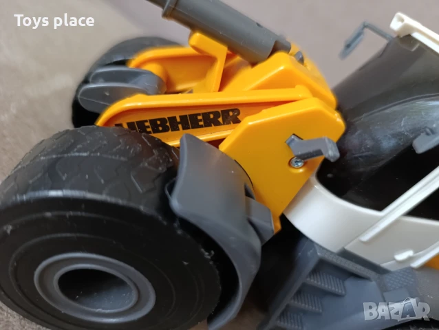 DICKIE TOYS голям Челен товарач Liebherr XPower , снимка 4 - Коли, камиони, мотори, писти - 51236611