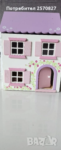 Дървена къщичка с мебели