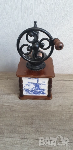 Голяма антикварна кафемелачка, снимка 5 - Антикварни и старинни предмети - 54238076