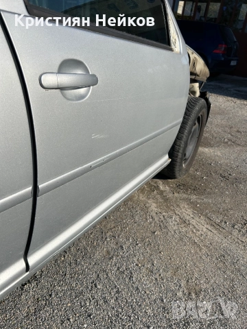 Голф 4 - дясна предна врата, снимка 2 - Части - 52565683