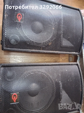 музика 2 15 ича и 2 бас каси +стъпало Behringer Km 1700