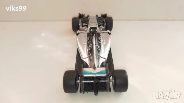 Bburago Mercedes F1 W07 Hybrid #44 Lewis Hamilton 1:43, снимка 4 - Колекции - 47893450