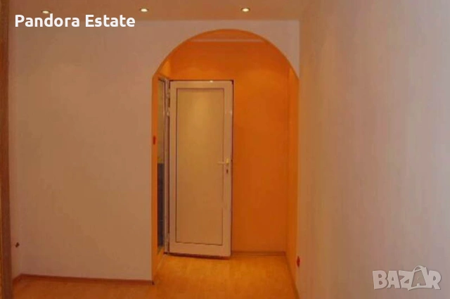 Продава едностаен апартамент в кв. Надежда 3