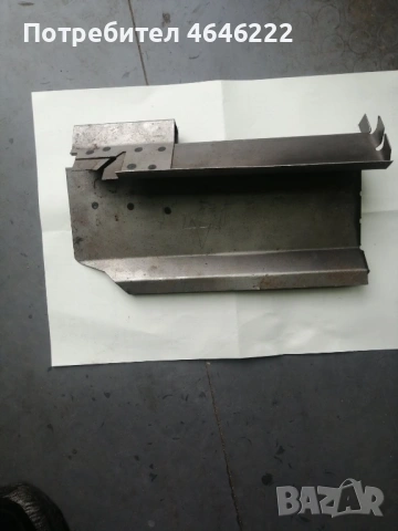 Стойка крик предна лява Москвич, снимка 2 - Части - 53580555