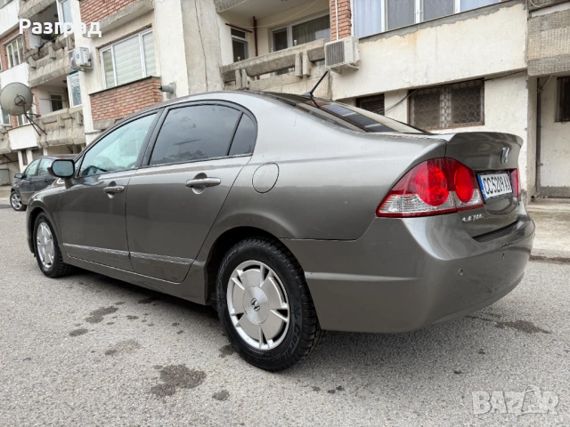 Honda Civic 1.3I HYBRID, снимка 4 - Автомобили и джипове - 53044689