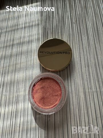 Сенки за очи на Revolution Pro / Eyeshadow , снимка 2 - Козметика за лице - 46117967