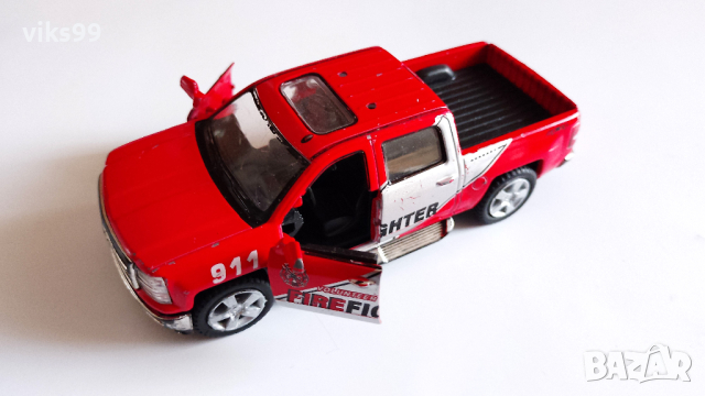 2014 Chevy Silverado Pick-Up Fire Dept Rescue - 1:46, снимка 2 - Колекции - 45069710