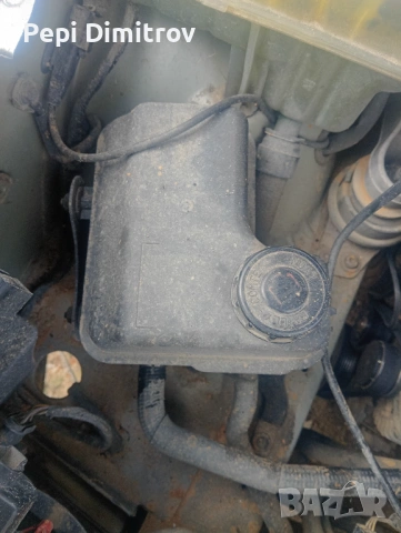 Казанче хидравлична течност Пежо 407  за Peugeot 407 2004 година