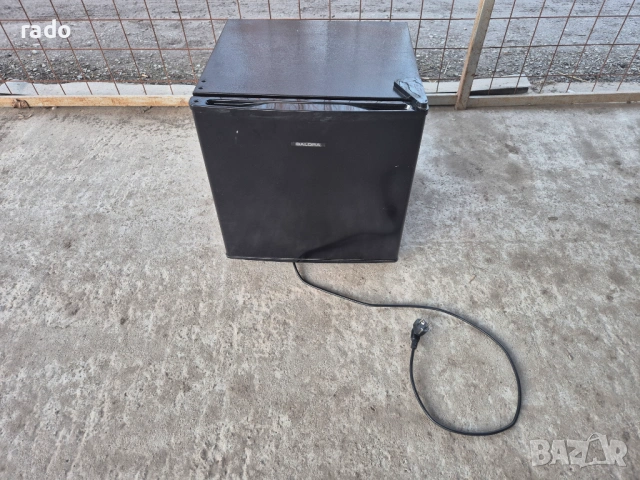 Компресорен Хладилник Мини Бар SALORA, снимка 2 - Хладилници - 53520325