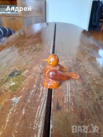 Стара дървена фигурка пиле