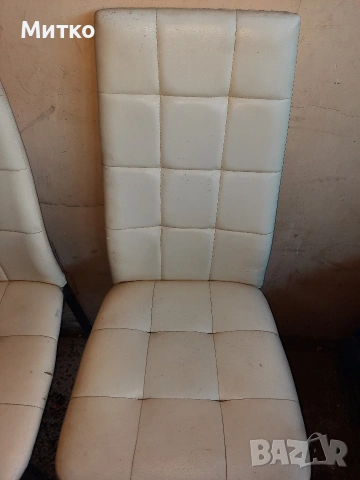 Бели кожени трапезни столове с желязна основа, снимка 4 - Столове - 53445328