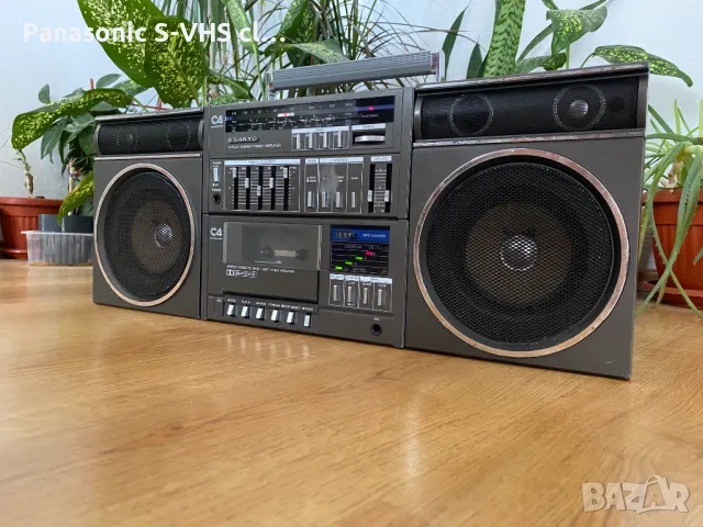 Радиокасетофон Bombox SANYO C4R -made in Japan, снимка 1 - Радиокасетофони, транзистори - 46945502