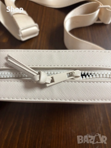 Чанта на Stradivarius , снимка 3 - Чанти - 54067801