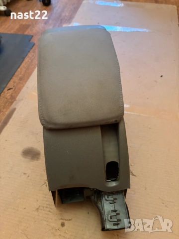 Подлакътник за Фолксваген Голф 5 с къпхолдер/Golf 5, снимка 3 - Части - 53288285