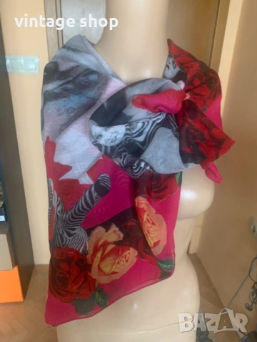 Пъстър шал с оригинален десен Desigual, снимка 5 - Шалове - 53813461