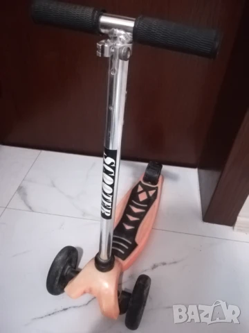 Детска тротинетка в отлично състояние , снимка 2 - Детски велосипеди, триколки и коли - 50963964