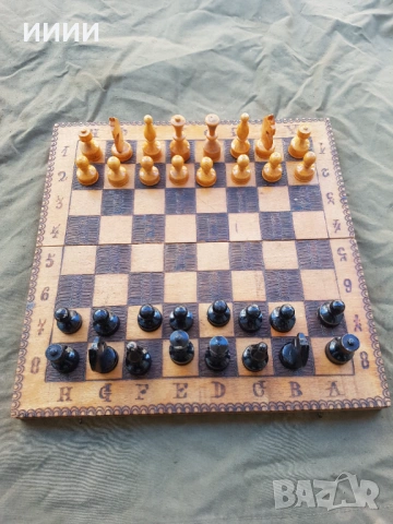 Шах табла с  фигури