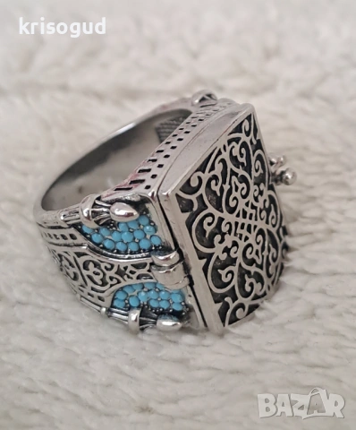 Мъжки пръстен от неръждаема стомана със синтетичен тюркоаз и орнаменти