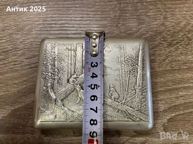 Старинен сребърен портсигар, проба 84, по мотиви от картината „Утро в боровата гора“, снимка 3 - Антикварни и старинни предмети - 52421167
