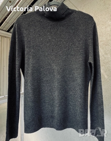 Мек сив пуловер LISA TOSSA  с висока яка