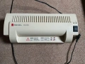 Ламинатор Rexel LH240, снимка 2