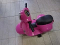 Акумулаторен мотор Vespa GTS Sport розов, снимка 7