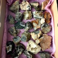 Кутия с минерали за ценители произход България ,регион Родопите, снимка 7 - Колекции - 46041986